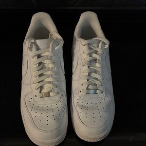 Nike Men's White Athletic Sneakers